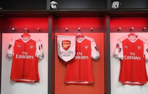 阿森纳输巴黎说明一个好后腰的重要性，曼城和皇马被淘汰不冤