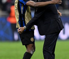 门德斯助力邓弗里斯转会巴萨：幕后操作与战术意义全解析