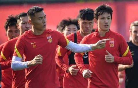 正式官宣！国足主力中锋确认签约法甲欧塞尔，曾攻破沙特队大门