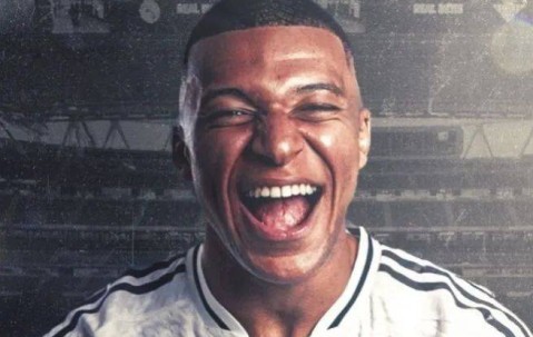 C罗接班人诞生！姆巴佩40球血洗西甲斩获银河之星 皇马8万球迷膜拜新王登基！