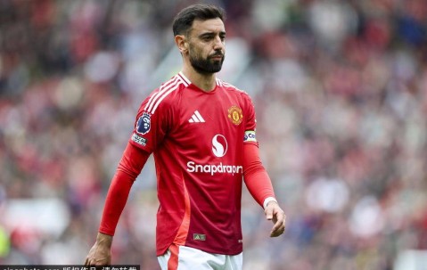 曼联0-1输球，B费却笑了？新帅阿莫林收获意外惊喜，红魔未来看他们！