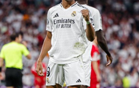 姆巴佩禁赛缩减震动西甲！皇马高层施压助力，巴萨球迷愤怒不满